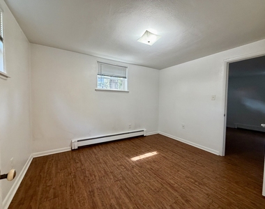 314 N Locust Street - Photo Thumbnail 5