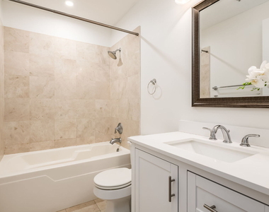 210 S Desplaines Street - Photo Thumbnail 20