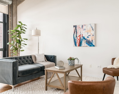 210 S Desplaines Street - Photo Thumbnail 4