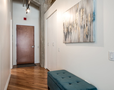 210 S Desplaines Street - Photo Thumbnail 3