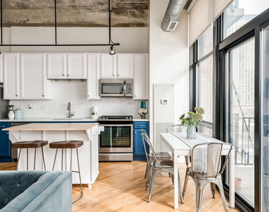 210 S Desplaines Street - Photo Thumbnail 11