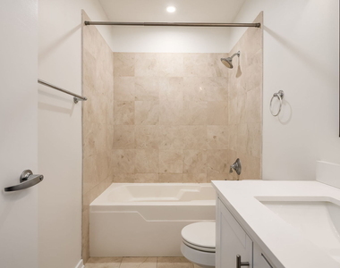 210 S Desplaines Street - Photo Thumbnail 19