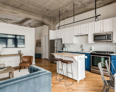 210 S Desplaines Street - Photo Thumbnail 10