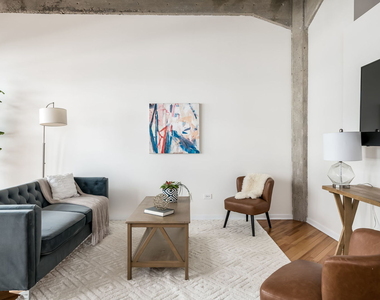 210 S Desplaines Street - Photo Thumbnail 6
