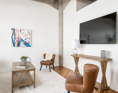210 S Desplaines Street - Photo Thumbnail 8