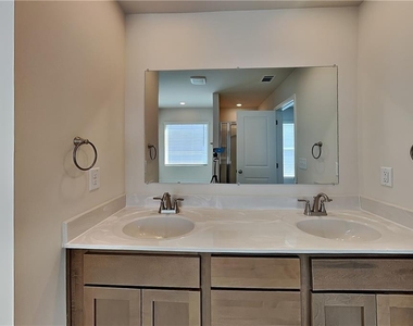 265 Bloomfield Circle - Photo Thumbnail 8