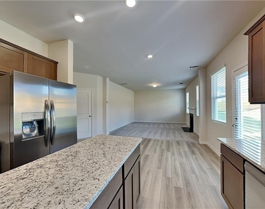 265 Bloomfield Circle - Photo Thumbnail 3