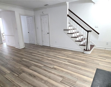 7500 Roswell Road - Photo Thumbnail 4