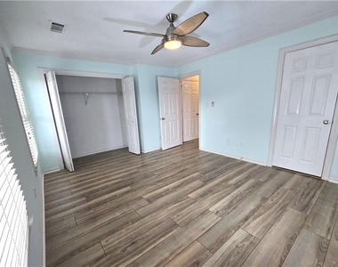 7500 Roswell Road - Photo Thumbnail 14
