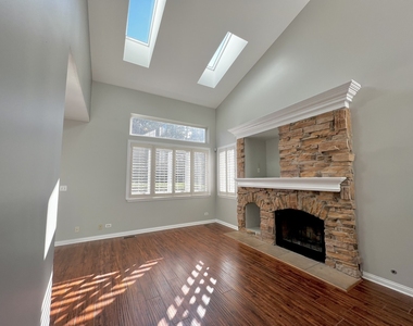 2936 Kentshire Circle - Photo Thumbnail 8