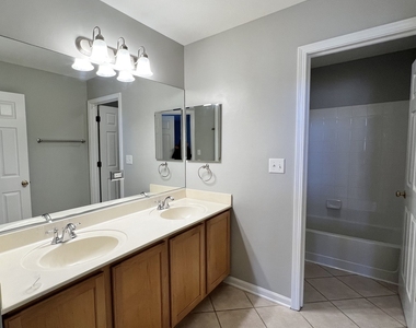 2936 Kentshire Circle - Photo Thumbnail 12