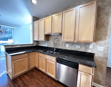 2936 Kentshire Circle - Photo Thumbnail 5