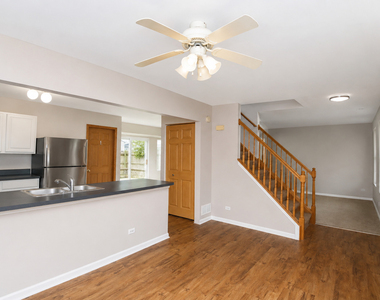 979 Symphony Drive - Photo Thumbnail 4
