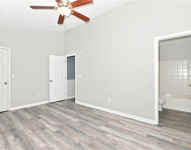 2002 Grove Way - Photo Thumbnail 6