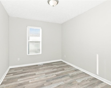 2002 Grove Way - Photo Thumbnail 10