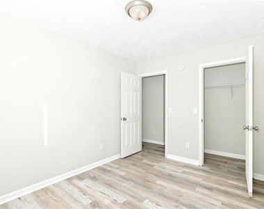 2002 Grove Way - Photo Thumbnail 8