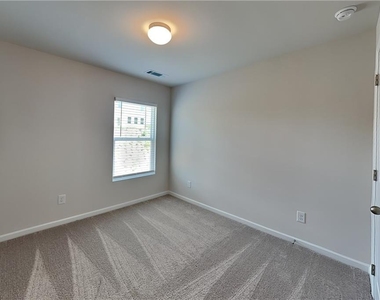 177 Bloomfield Circle - Photo Thumbnail 10