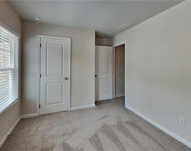 177 Bloomfield Circle - Photo Thumbnail 9