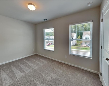 177 Bloomfield Circle - Photo Thumbnail 8