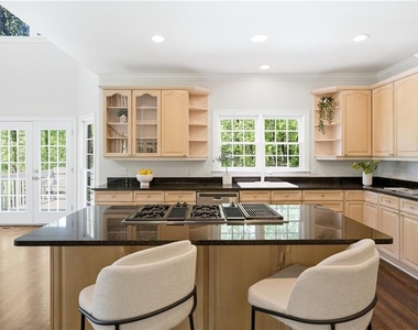 166 Windrift Drive - Photo Thumbnail 7