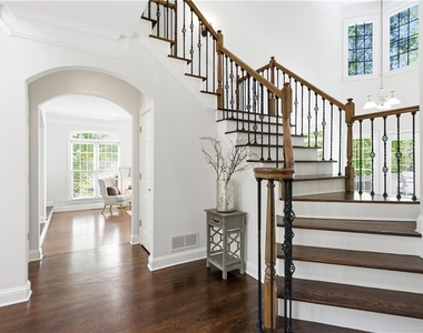 166 Windrift Drive - Photo Thumbnail 10