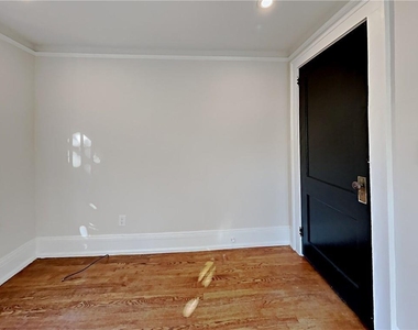 1539 N Morningside Drive - Photo Thumbnail 7