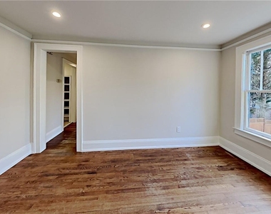 1539 N Morningside Drive - Photo Thumbnail 3