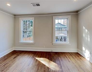 1539 N Morningside Drive - Photo Thumbnail 4
