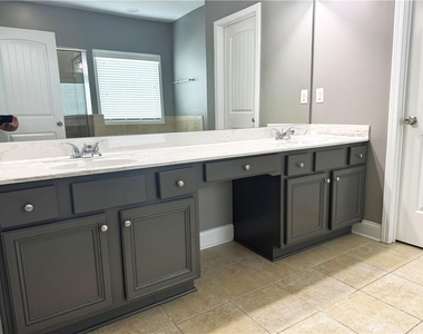 4215 Hopewell Manor Dr - Photo Thumbnail 20