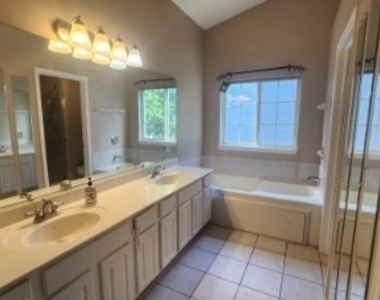 1759 Ellington Drive - Photo Thumbnail 13