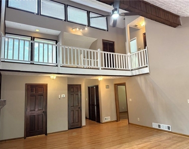 1302 Colony Dr - Photo Thumbnail 11