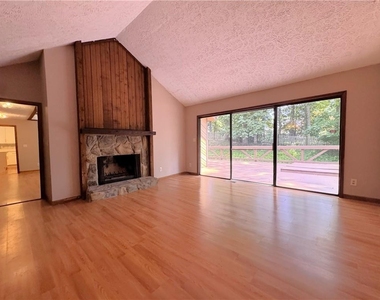 1302 Colony Dr - Photo Thumbnail 13