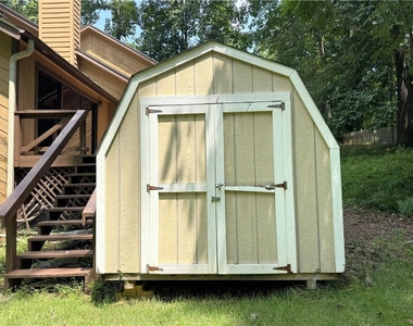 1302 Colony Dr - Photo Thumbnail 24
