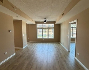 105 W Saint Charles Road - Photo Thumbnail 6