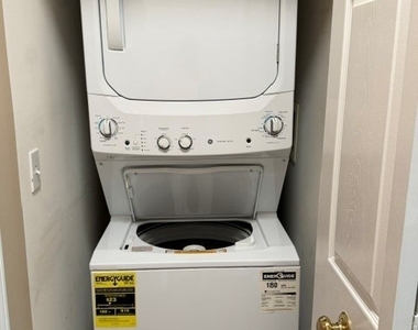 105 W Saint Charles Road - Photo Thumbnail 4