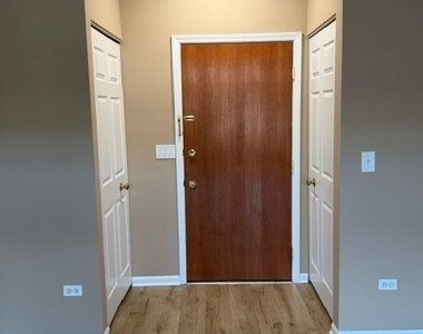 105 W Saint Charles Road - Photo Thumbnail 3