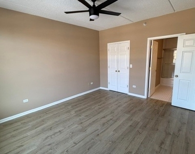 105 W Saint Charles Road - Photo Thumbnail 18