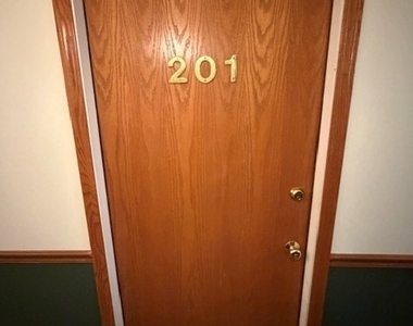 105 W Saint Charles Road - Photo Thumbnail 2