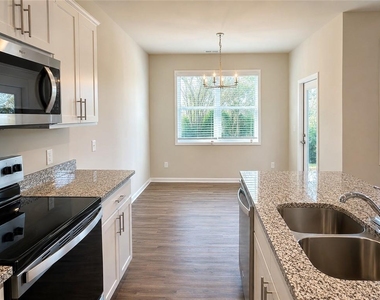 123 Mill Pond Lane - Photo Thumbnail 6