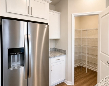 123 Mill Pond Lane - Photo Thumbnail 7