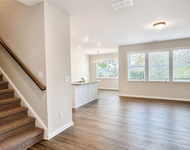 123 Mill Pond Lane - Photo Thumbnail 11