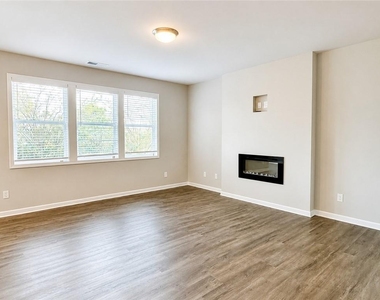 123 Mill Pond Lane - Photo Thumbnail 9