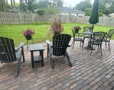 525 W Deerpath Road - Photo Thumbnail 12