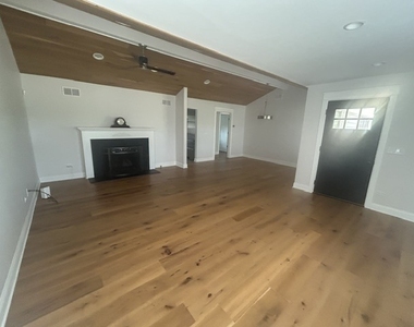 525 W Deerpath Road - Photo Thumbnail 3