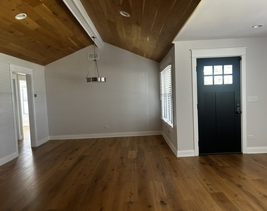 525 W Deerpath Road - Photo Thumbnail 4