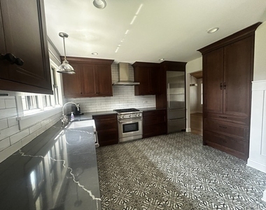 525 W Deerpath Road - Photo Thumbnail 9