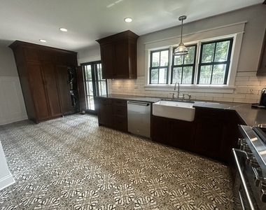 525 W Deerpath Road - Photo Thumbnail 7