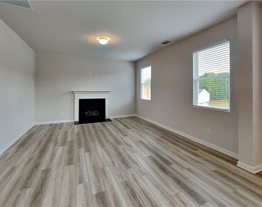 769 Oakmont Trace - Photo Thumbnail 3