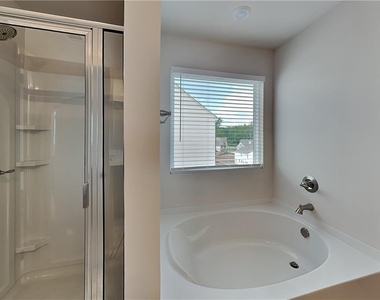 769 Oakmont Trace - Photo Thumbnail 8