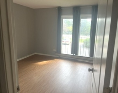 203 N Waters Edge Drive - Photo Thumbnail 3